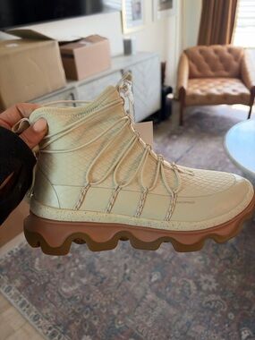 Sperry Cream and Brown Waterproof Winter Boot